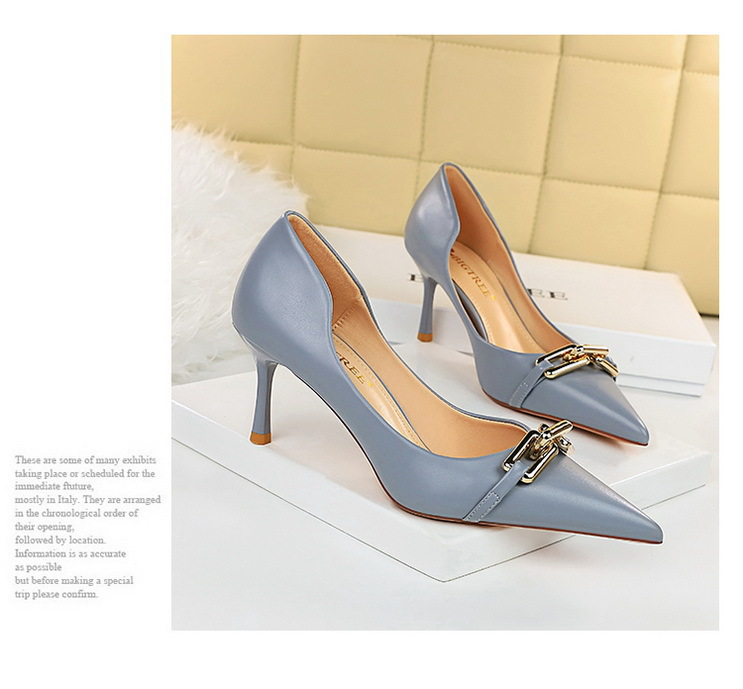386-1 Scarpa da donna elegante con tacco fine, bocca bassa, decorazione con fibbia in metallo sottolineata, scarpa singola, alta_voghion.com