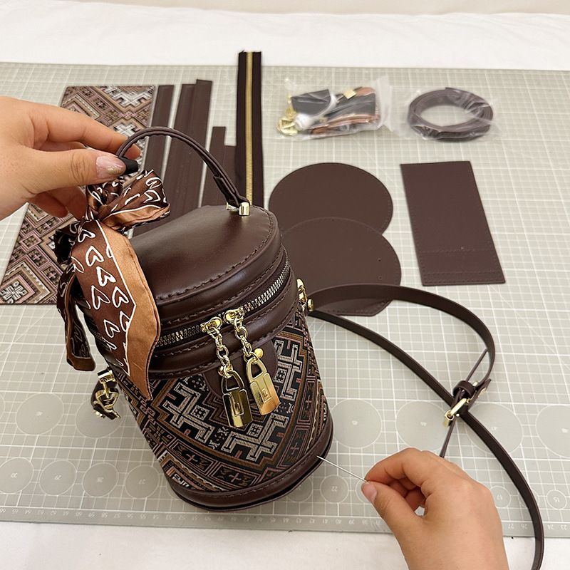 DIY Handmade Intangible Cultural Heritage Zhuang Brocade Embroidery Crossbody National Style Light High-end Sense_voghion.com