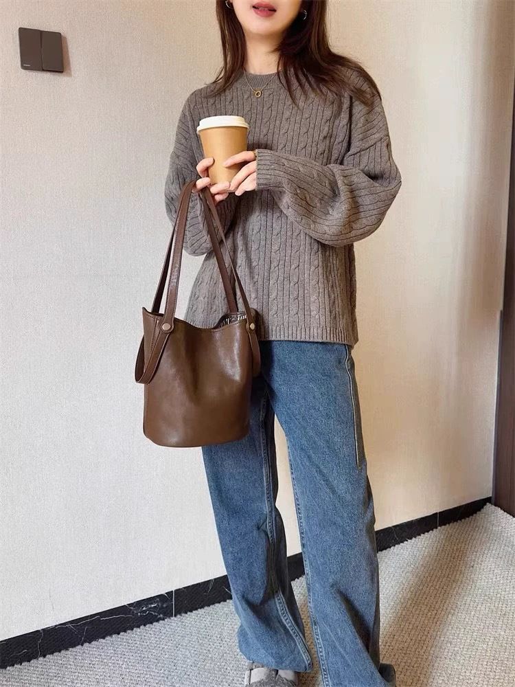 High-End Bucket For Women 2025 Autumn Winter New Large Capacity Underarm Versatile Tote Commuter Bag_voghion.com