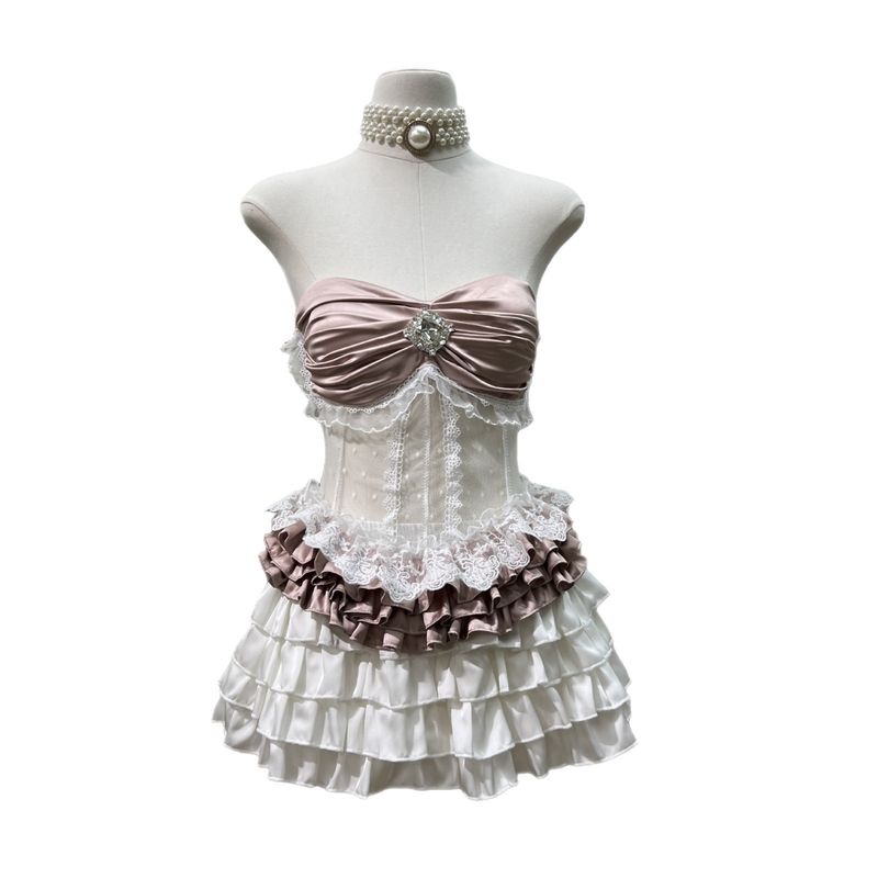 Damenbekleidung: Flirty Crop Top mit Spitzenbesatz und gestuftem kurzen Rock-Set – Schlankheits-Outfit für zierliche Mädchen_voghion.com