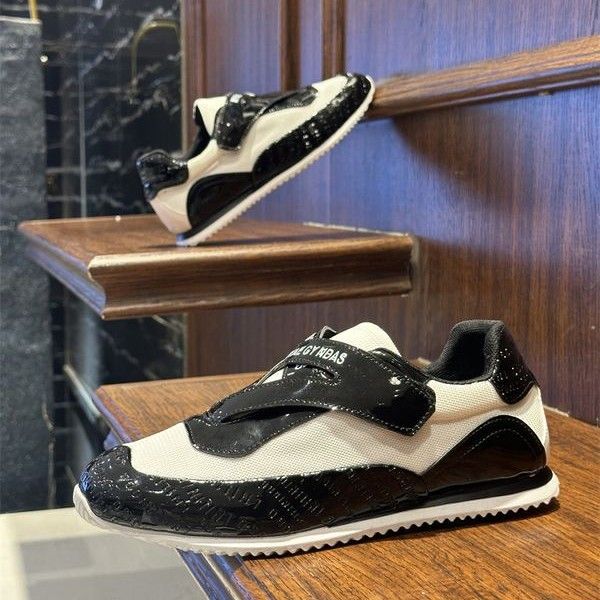 2026 Modne buty do biegania dla młodzieży/mężczyzn ze sztucznej skóry, z niskim stanem i paskiem na rzep, oddychające, antypoślizgowe, odporne na zużycie_voghion.com