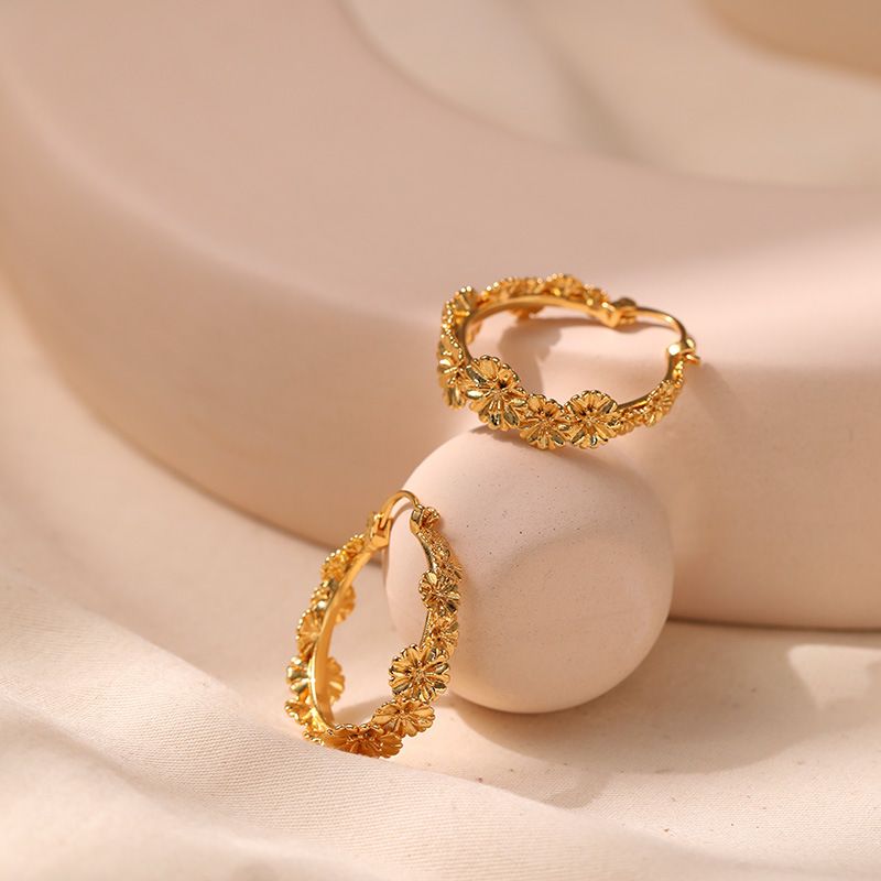 Orecchini creativi retrò francesi con fiori, design sense, orecchini esagerati con personalità a cerchio grande in oro placcato in rame con vero oro K_voghion.com