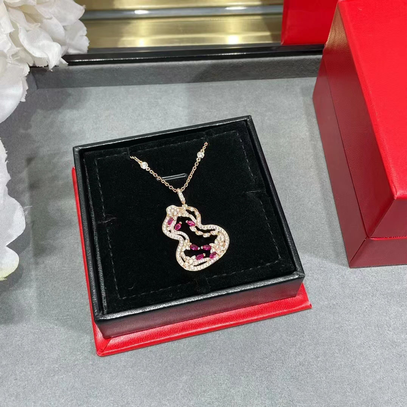 Designer's Classic Women's CNC Sculpture Full Diamond V Golden Vine Gourd Necklace with Rose Gold Plated Hollow Collar Chain_voghion.com
