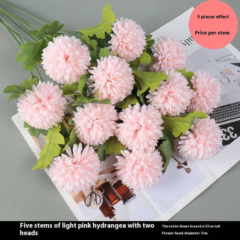 Bouquet di ortensie artificiali, tarassaco e rose: composizione floreale realistica per decorazioni domestiche, soggiorni, navate laterali per matrimoni e centrotavola._voghion.com
