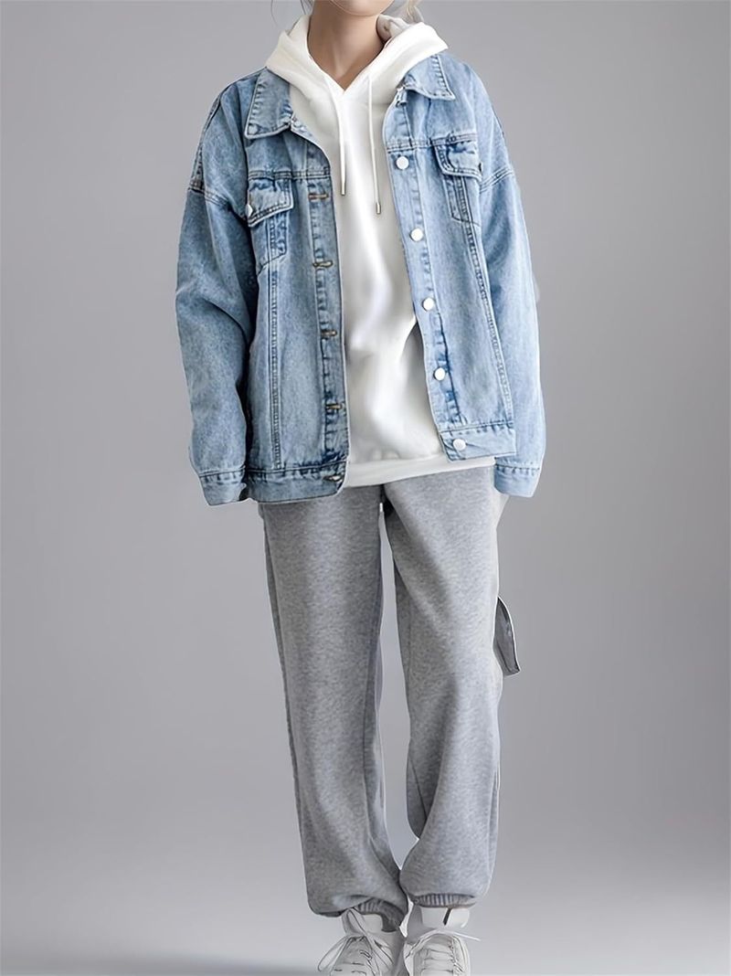 Giacca in denim oversize da donna - Giacca da camionista in stile boyfriend con effetto invecchiato e vestibilità comoda, blu chiaro e blu scuro_voghion.com