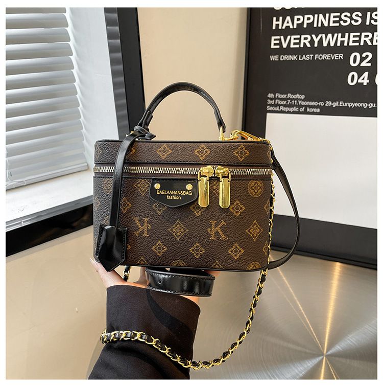 High-end Vintage Box Women's Shoulder Bucket 2025 Summer New Fashion Versatile Crossbody Small Bag_voghion.com