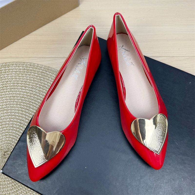 Flache Schuhe für Damen, spitze Zehenpartie, Herzdekor, einfarbig, Lackleder, süße Schuhe für Mädchen, Größe 36–44, gute Qualität_voghion.com