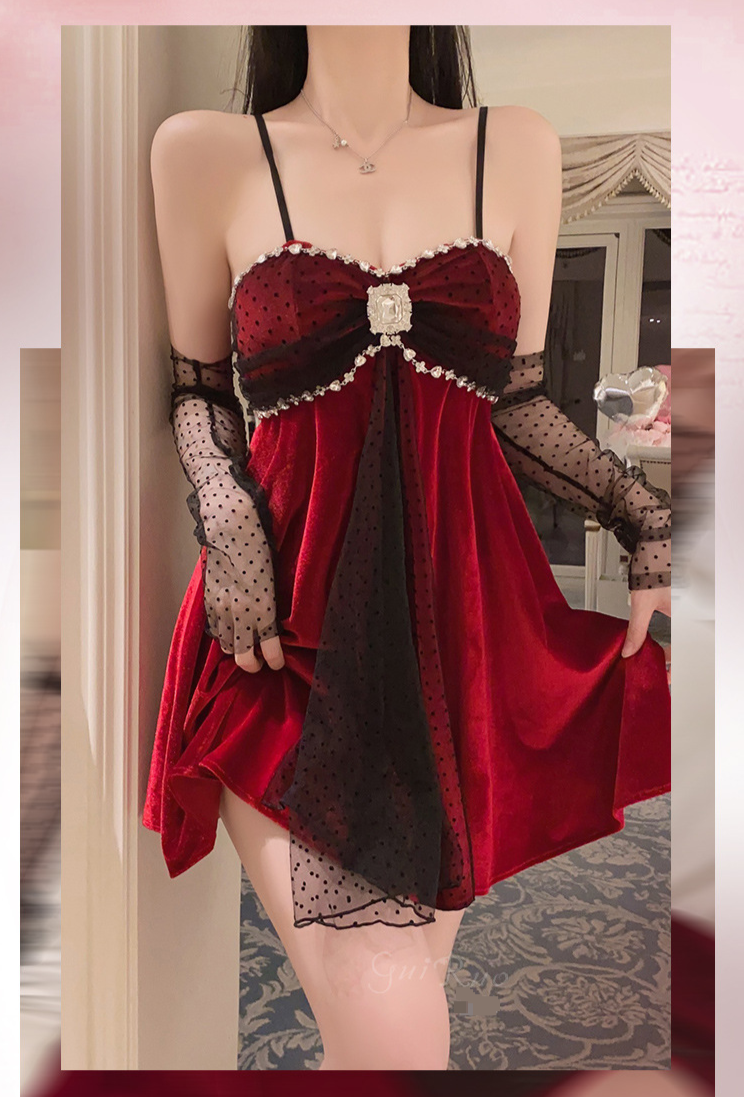 Abbigliamento da donna Guiruo Pigiama sexy da donna in caldo velluto Comodo Sling Nightdress Home Large Size Plus Set di cuscinetti per il seno_voghion.com