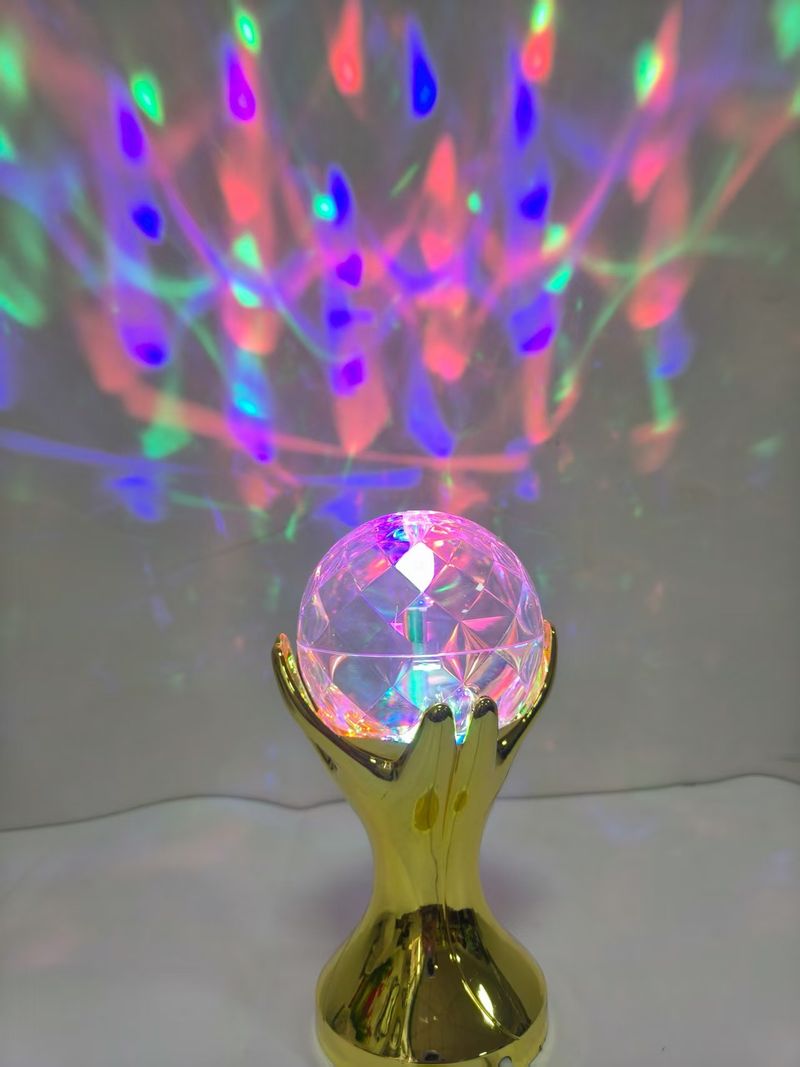 Rotierendes RGB-Partylicht der magischen Fußballweltmeisterschaft – Stromversorgung über 220 V/USB, Boden- und Tischinstallation, mehrfarbige dynamische Projektion für KTV und Bar_voghion.com