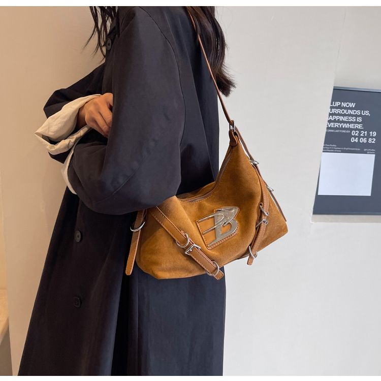 2023 neue Mode Wildleder Damen Mori süße Herbst und Winter kleine Freizeit Eimer Tasche einfache Umhängetasche_voghion.com