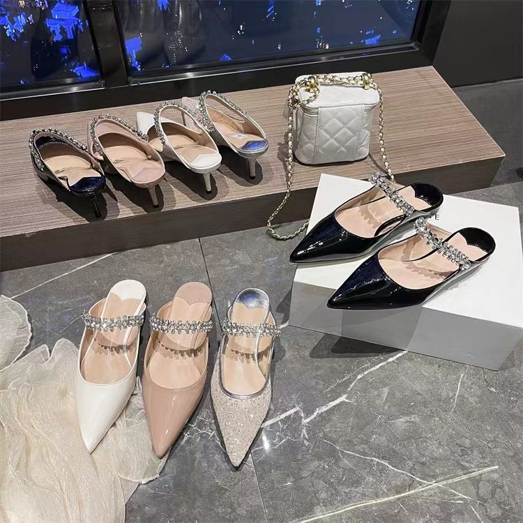 2023Jc Pointed One Line With Shallow Mouthed Baotou Semi Trailer Flat Shoes, Women's Patent Leather Inlaid Diamond Chain_voghion.com