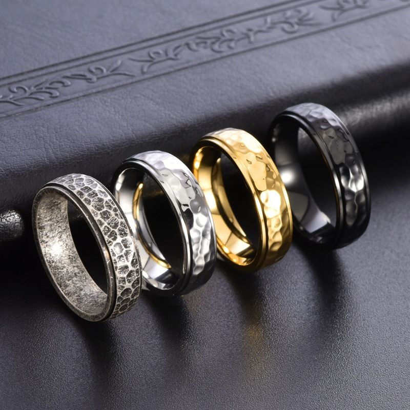 Gepersonaliseerde punk-stijl handgemaakte gehamerde onregelmatige titanium stalen niche ringen voor mannen en vrouwen accessoires_voghion.com