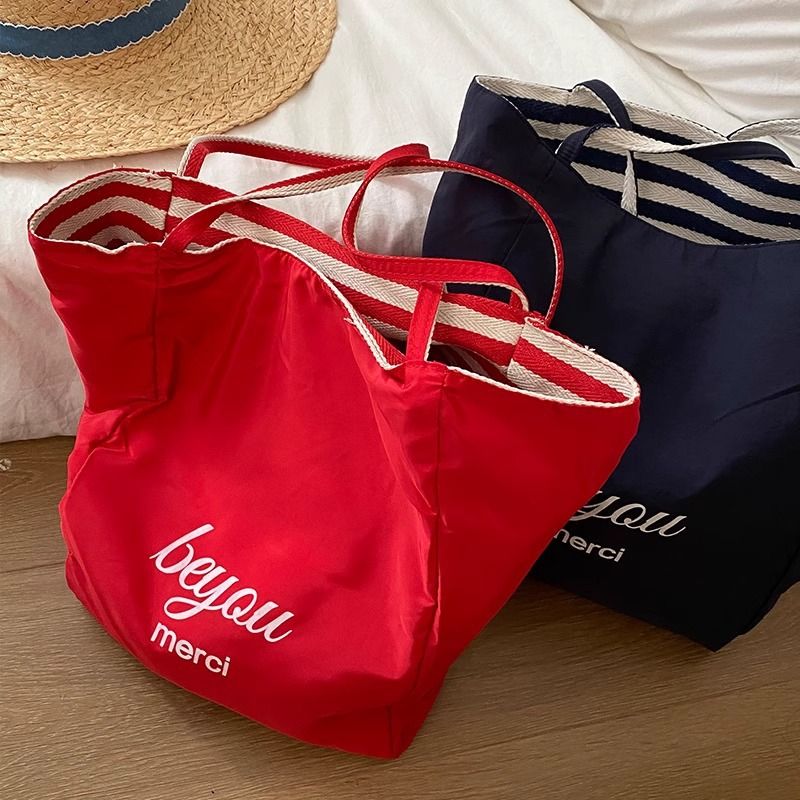 Sac fourre-tout en toile rouge style coréen pour femmes, nouveau sac fourre-tout à bandoulière double face de grande capacité pour les déplacements quotidiens, 2025_voghion.com