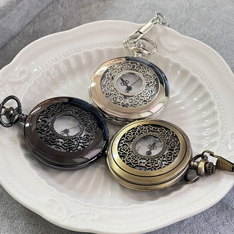 Vintage Nostalgic Flap Quartz Pocket Watch Hollow Flower Carving Necklace Antique Pendant Watch Work Daily Birthday Anniversary Valentine's Day Gift_voghion.com