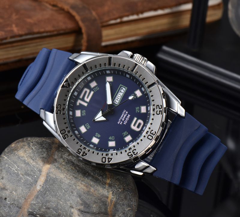 Platform Quartz Series Exquisite Craftsmanship Three Needle Alloy Steel Tape_voghion.com