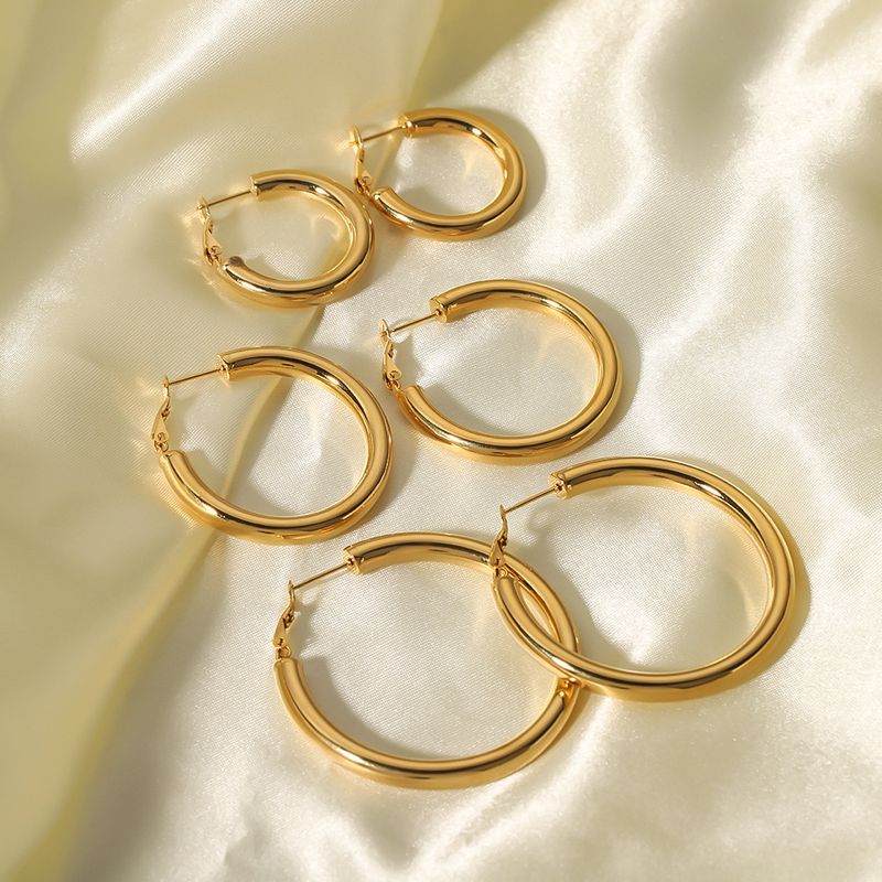 Hip Hop Style Simple Round Stainless Steel Gold-Plated Hollow Hoop Earrings Set_voghion.com