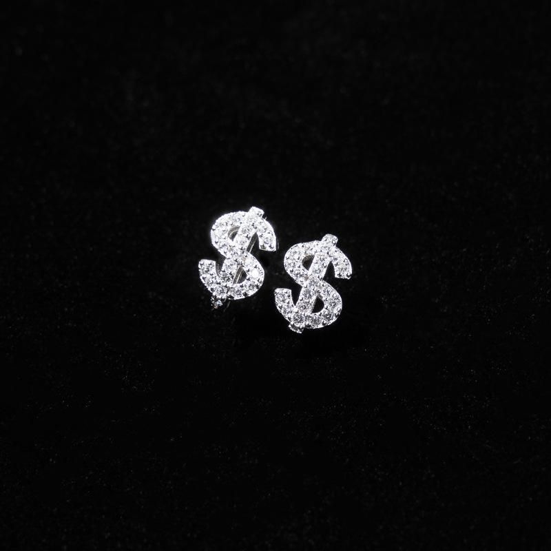 Boucles d'oreilles en forme de dollar en diamant de style américain, antiallergiques, pour hommes, sensation haut de gamme, super scintillantes, hip-hop, boucles d'oreilles de mode pour hommes de niche_voghion.com