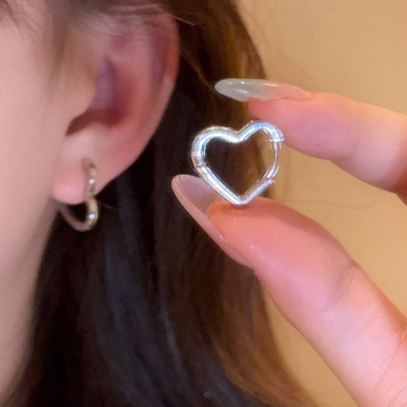 Hip Hop Girl ~ Minimalist Heart 2025 New Ins Style Stud Earrings Trendy Heart-shaped Ear Cuffs For Women_voghion.com