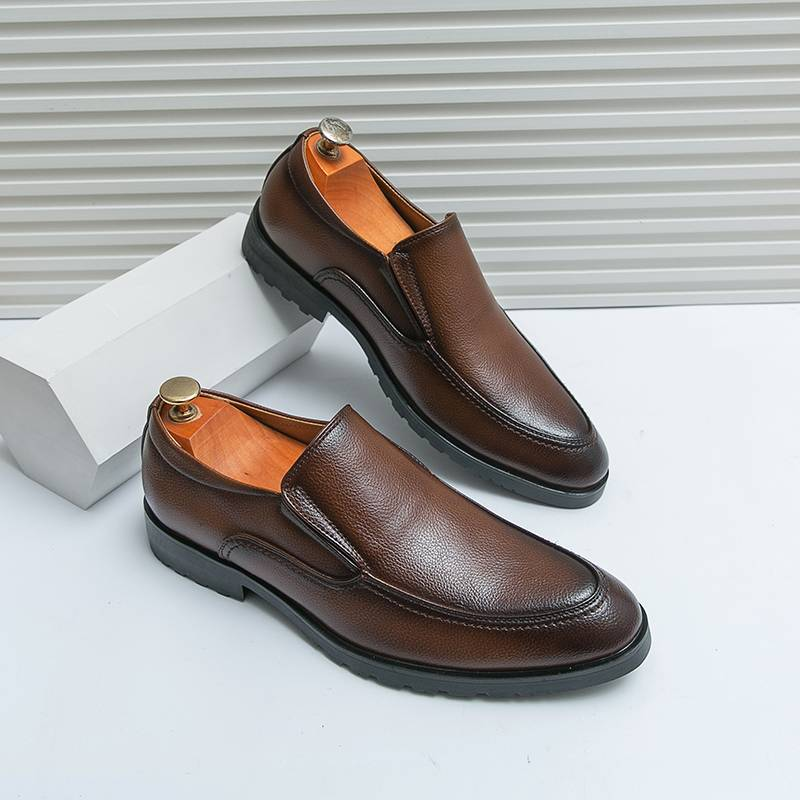 Neue, hochwertige, spitze Freizeitschuhe aus Leder für Herren, Hochzeitsschuhe mit Bullock-Fransen, ein Slip-on-Rindsledersohle, Stylist-Modeschuhe_voghion.com