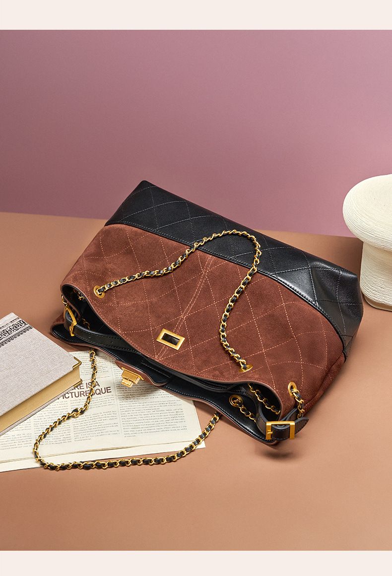 Borsa tote, spaziosa borsa a tracolla con tracolla a catena progettata per gli oggetti essenziali di tutti i giorni - Realizzata in vera pelle, incarna lo stile contemporaneo_voghion.com
