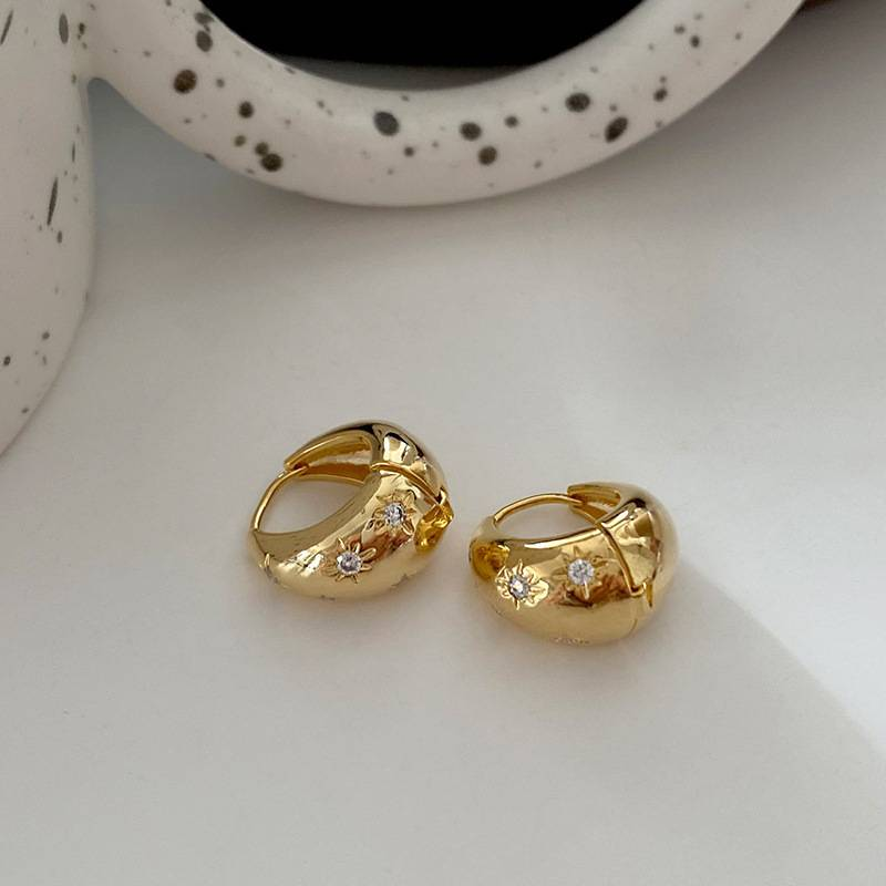 Pendientes de nueva tendencia con diseño de nicho simple, pendientes circulares de estrella, pendientes de metal retro de alta gama franceses._voghion.com