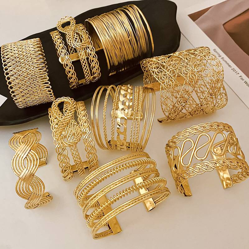 Einfaches Kaltwind-Metall-Open-Nische-Übertriebenes High-Sense-Armband Persönlichkeit Hand-Accessoires_voghion.com