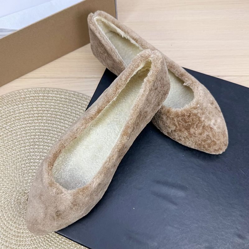 Scarpe basse da donna con punta affilata e fodera in peluche: calde, comode ed eleganti per l'uso quotidiano, in ufficio e nelle stagioni fredde, taglia 36-44. Scarpe pelose da ragazza._voghion.com