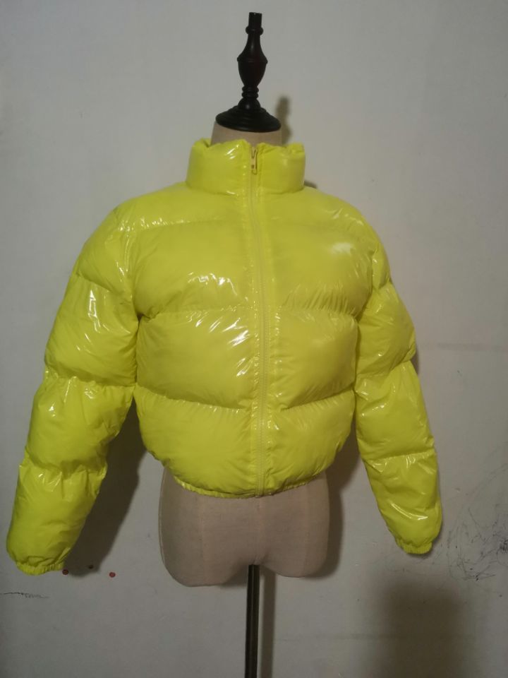 Damen-Herbst- und Wintermode mit Baumwollpolsterung, helle Baumwollpolsterjacke, kurzer Damenmantel_voghion.com