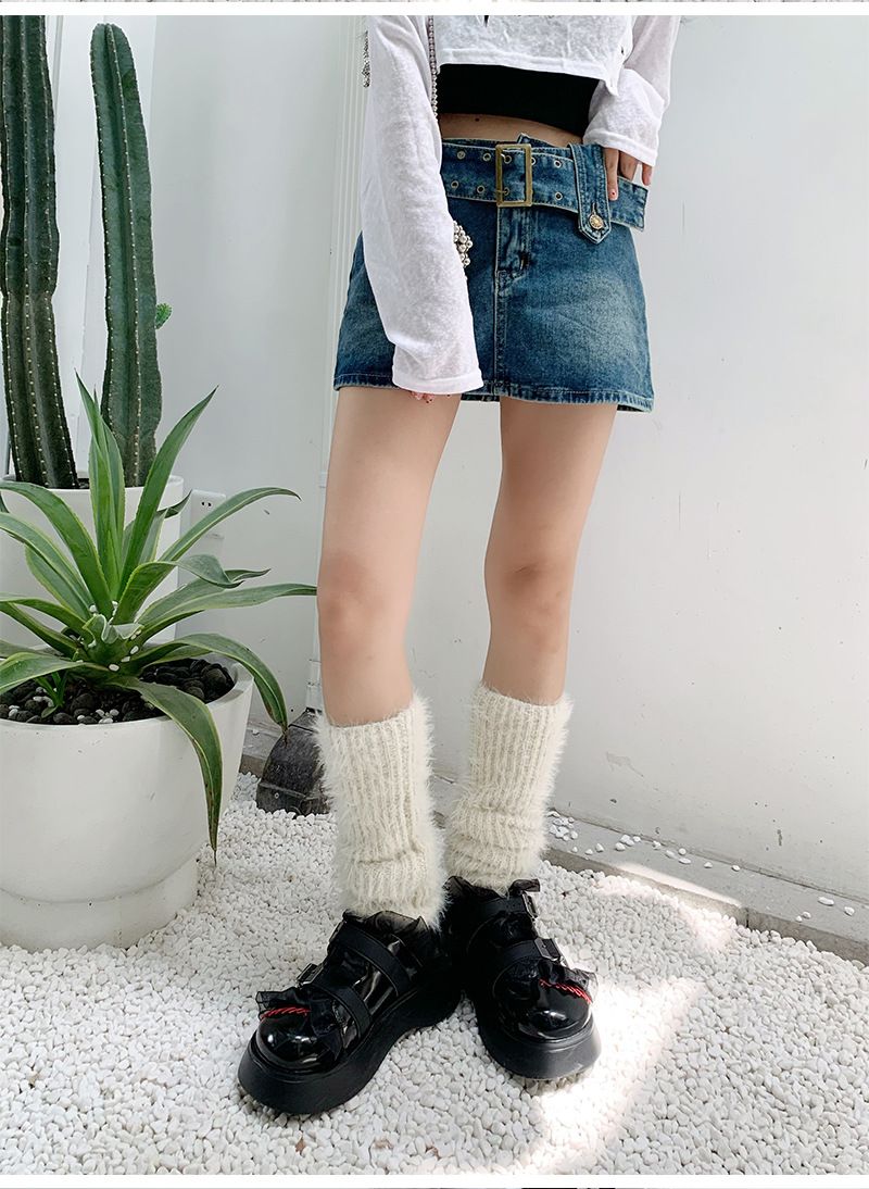 Herbst- und Winter-Beinstulpen aus Plüschfedergarn, gestrickt, verdickte, warme, schlankmachende Florsocken, Y2K-Socken aus weißem Plüsch mit mittlerer Schlauchlänge_voghion.com