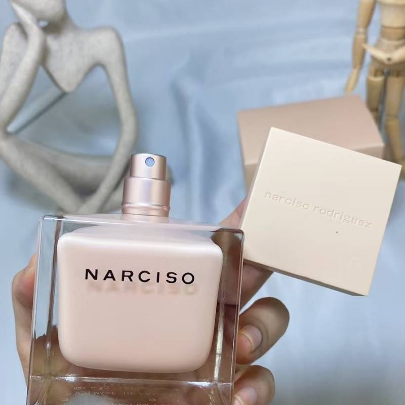Heißer Verkauf des neuesten Stils Nariso Rodriguez POUDRÉ Exquisites, hochwertiges EAU DE PARFUM-Duft mit neutralem Holzblumen-Deodorantspray_voghion.com
