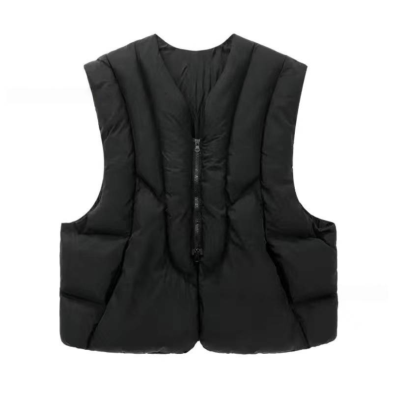 Segmented Silhouette And Is Filled With Cotton For Warmth. It Is A High-street Deconstructed Versatile Vest For Both Men And Women_voghion.com