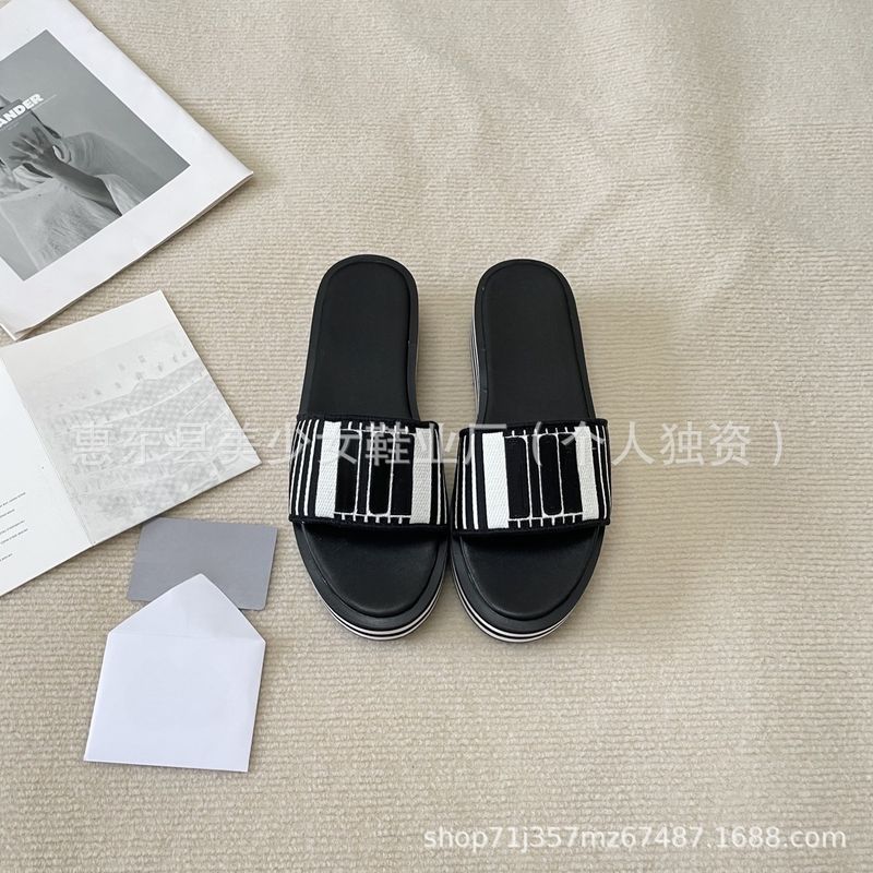 D 5Cm 2025 New Style Letter Thick Bottom Embroidered Color Blocked One Word Cool Slippers For Women Wearing Outside_voghion.com