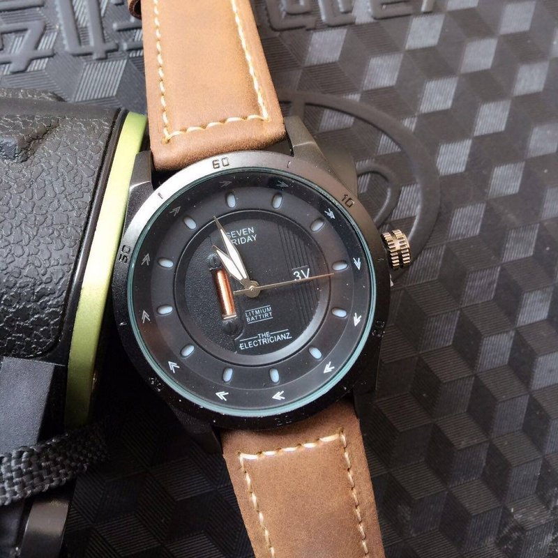Modernt mode, utsökt hantverk, enkel urtavla med ren färg, mjukt klockarmband, diskret lyx, exklusiv kvartsklocka för män_voghion.com