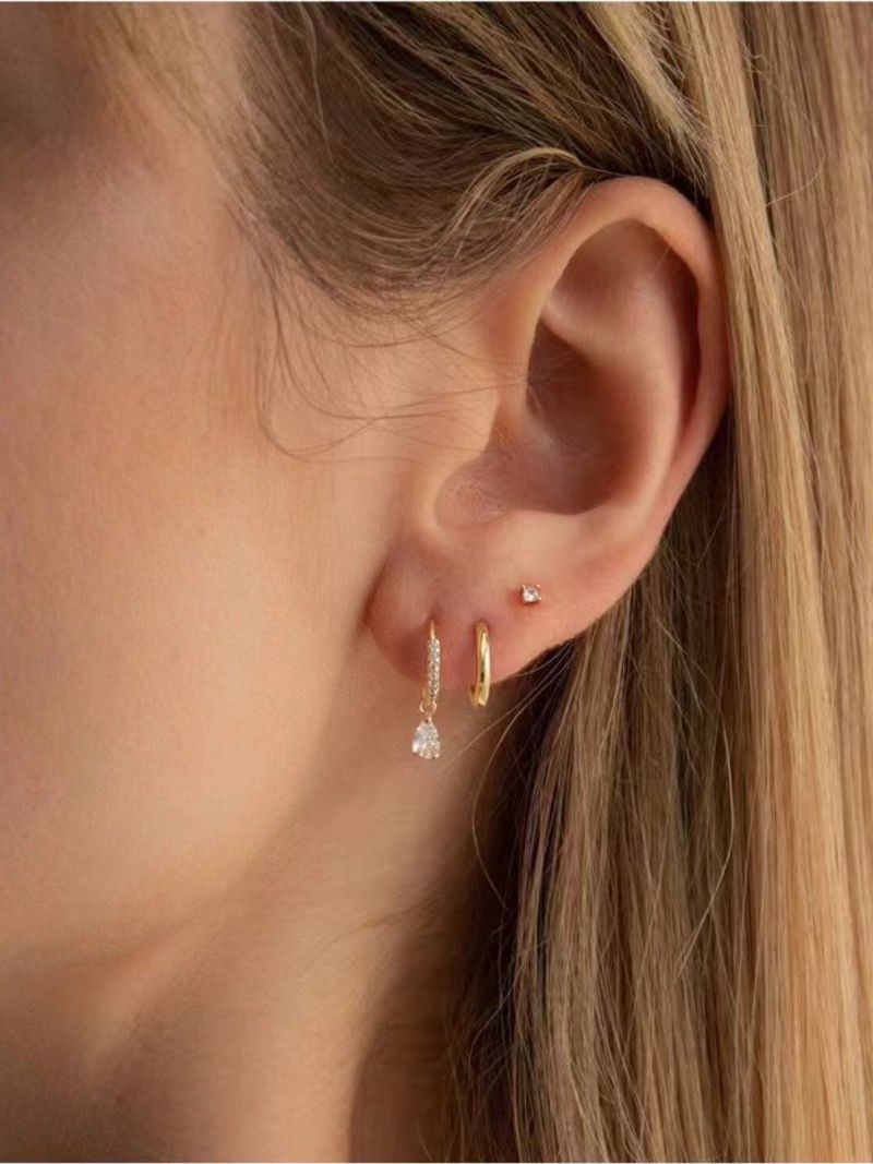 Niche Design Light Style Inlaid Zircon Eight Pointed Star High End Earrings Set_voghion.com