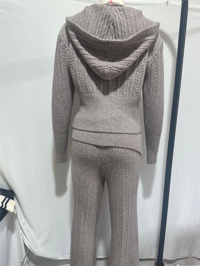 Conjunto de sudadera y pantalón de punto trenzado para hombre: dos piezas informales para otoño/invierno._voghion.com