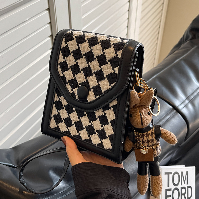 2024 Neue beliebte Tasche für Damen in diesem Jahr, modische Umhängetasche für Damen, Instagram-Französisch, kleine Schultertasche mit Ständer für Damen_voghion.com