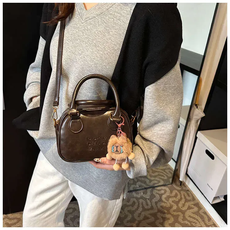 2025 New Autumn Winter Fashion Niche Korean Style Solid Color Single Shoulder Crossbody Bag_voghion.com