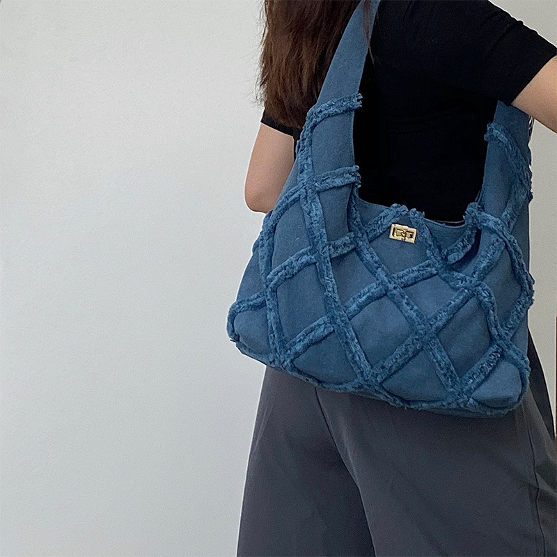 2024 Nuova borsa a tracolla singola casual grande capacità con nappa da strada personalizzata da donna in tela da cowboy alla moda_voghion.com