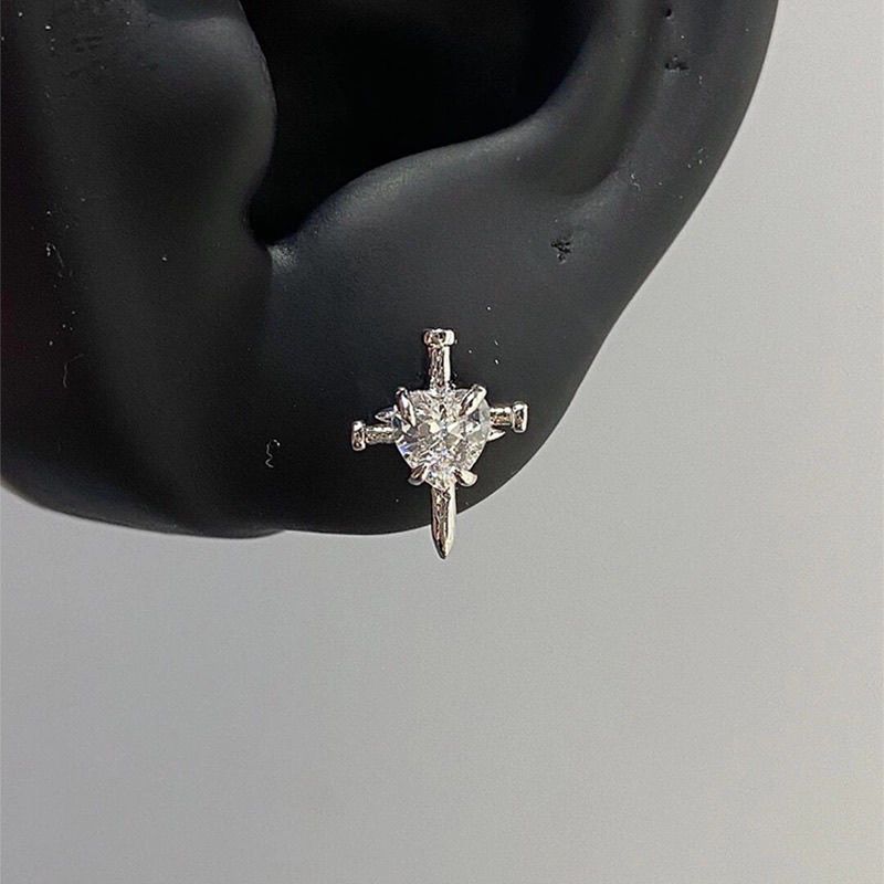 Super glänzendes Herzkreuz, neue Herbst-Winter-elegante Design-Nische, exquisite Mode-Persönlichkeitsohrringe_voghion.com