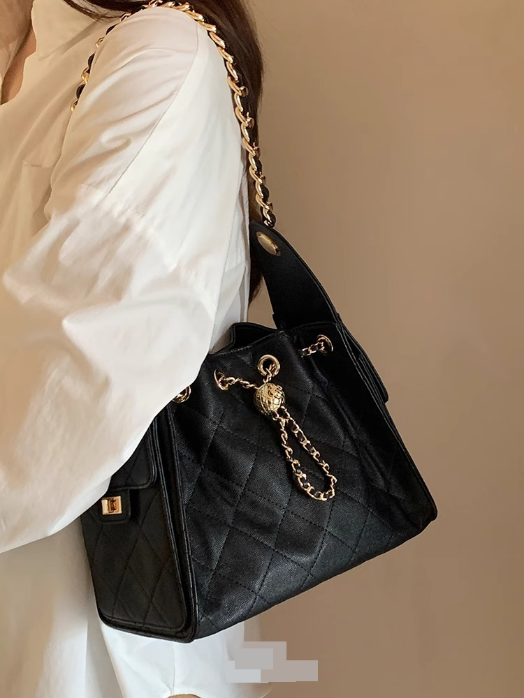 Bucket Bag Kvinnelig Pendlingsstil Nisjedesign Diamant Skulderveske_voghion.com