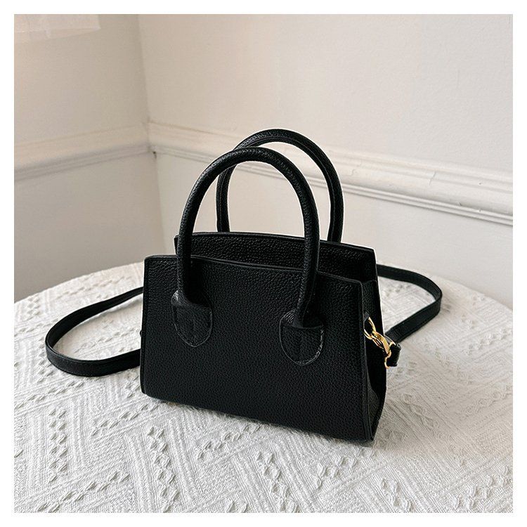 Borsa a tracolla a tracolla Instagram versatile di nuova moda per l'estate 2024 da donna dal design piccolo_voghion.com