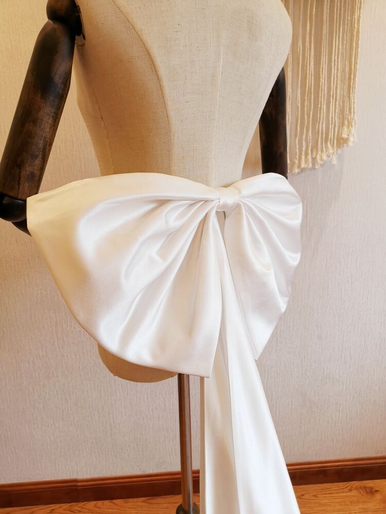 Acessórios para vestidos de noiva femininos Trajes de passarela Trajes de palco para atores Vestido de noiva de cetim com laço grande_voghion.com