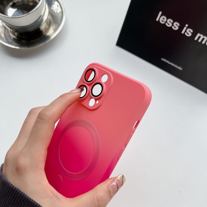 Two-color Gradient Liquid Magnetic Case For 15 Pro Max 17 With Built-in Lens Protector 16_voghion.com