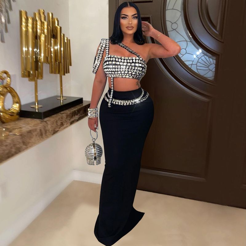 Damenbekleidung Neue einfarbige Bauchnabel-freie Hot Diamond Off Shoulder Tube Top Weste Halblanger Rockanzug_voghion.com