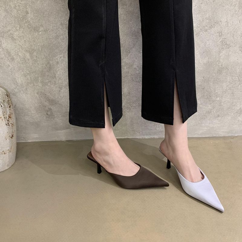 Scharfe, spitze Baotou-Hausschuhe mit hohen Absätzen 2025 Neue, champagnerfarbene Seide Vielseitiger und schöner schmaler Absatz Cool Half Drag_voghion.com