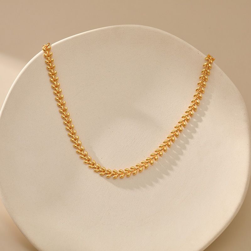 Collier de préservation de la couleur plaqué avec de l'or véritable K Ins Style Collier d'oreille de blé Conception Chaîne de flèche en forme de cœur Chaîne de clavicule_voghion.com