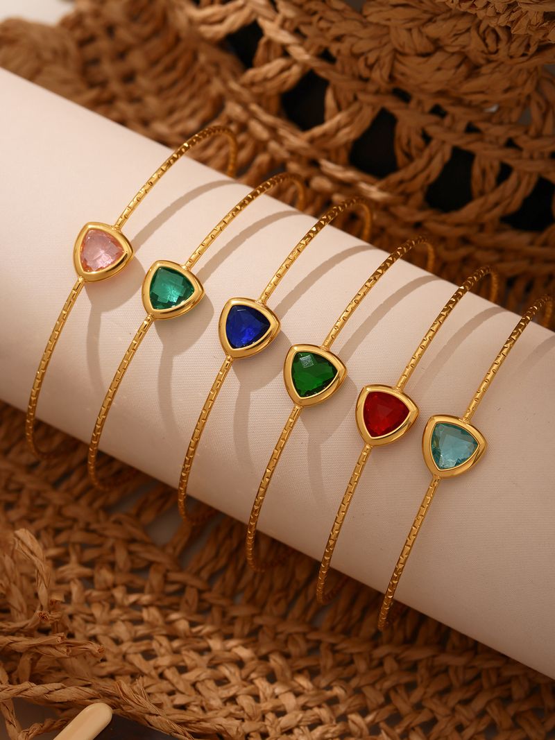 Bracciale in acciaio inossidabile con triangolo quadrato in pietra di vetro verde ceco con apertura regolabile e bracciale in stile Ins_voghion.com