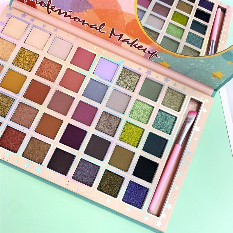 Placa de sombra de ojos multicolor mate perlado de 40 colores con patrón de niña hermosa y bonita con pincel_voghion.com