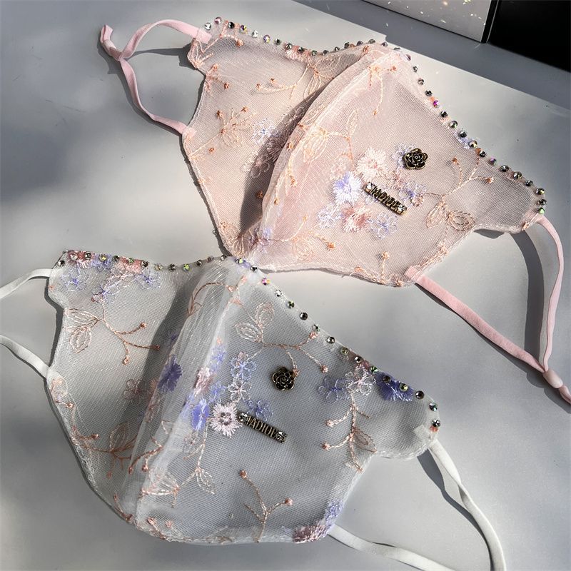 Maschera estiva con ricamo a forma di camelia e diamante, lavabile, con protezione solare_voghion.com