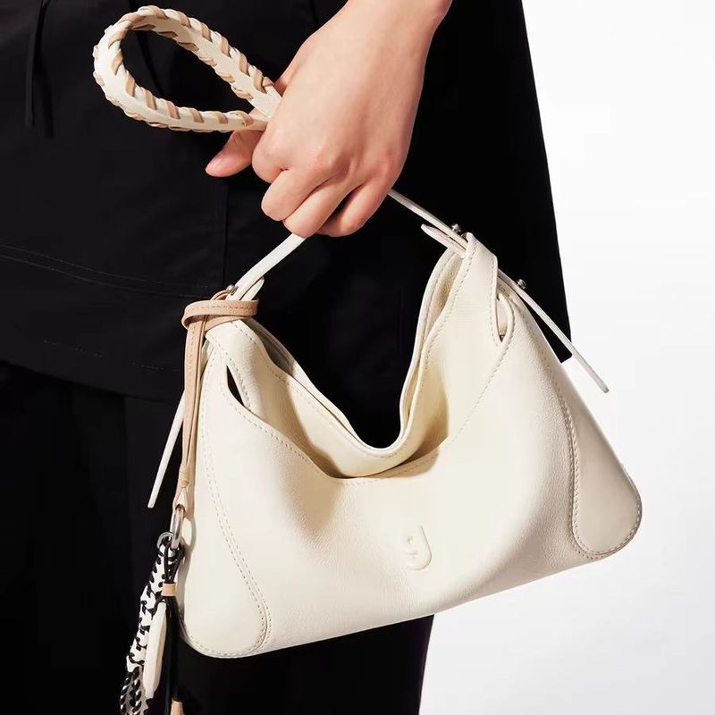 Frühling und Sommer neue Baseball Medium, High-End, Nischentasche, Schulter Crossbody Tasche Fashion Hundred_voghion.com